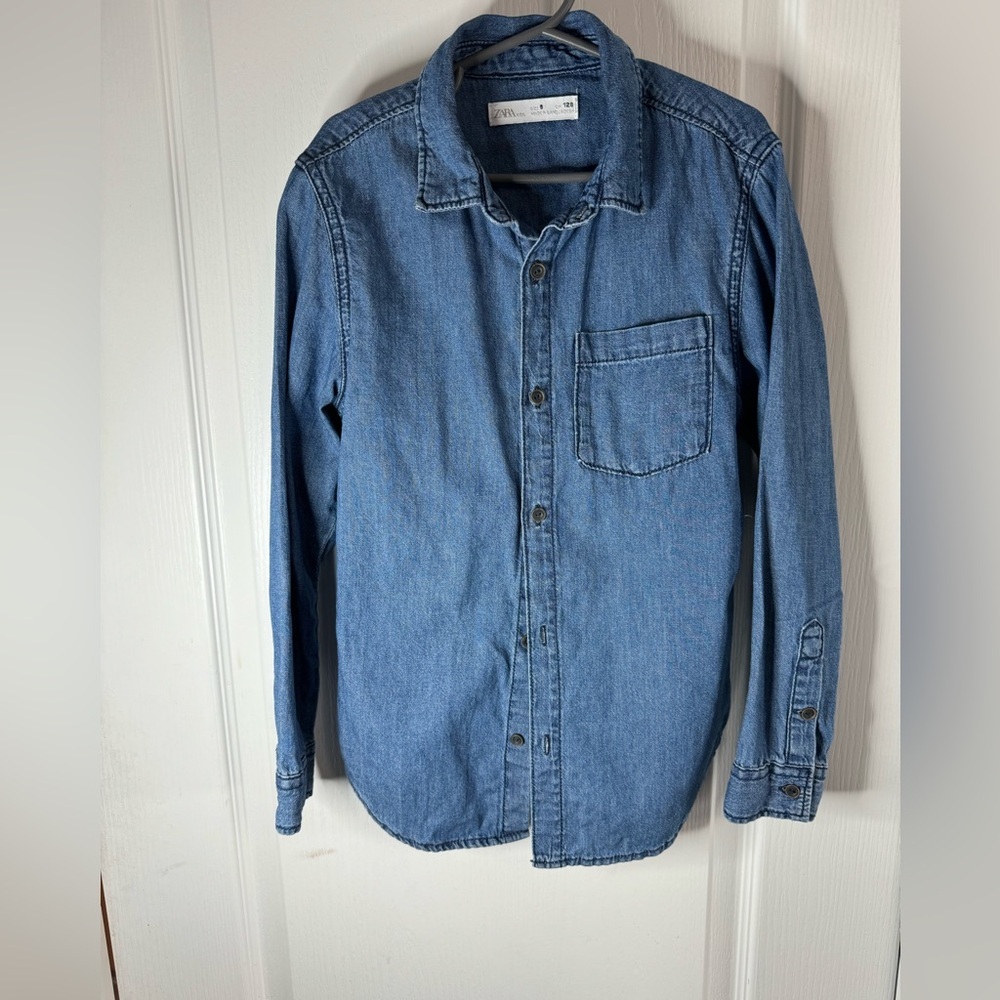 Gap Chambray button up